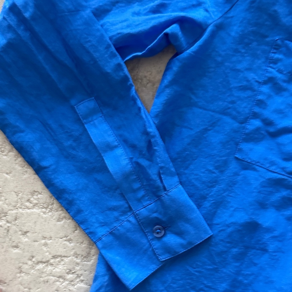 Ann Taylor Vibrant Blue Casual Button-Down Shirt - Picture 4 of 9